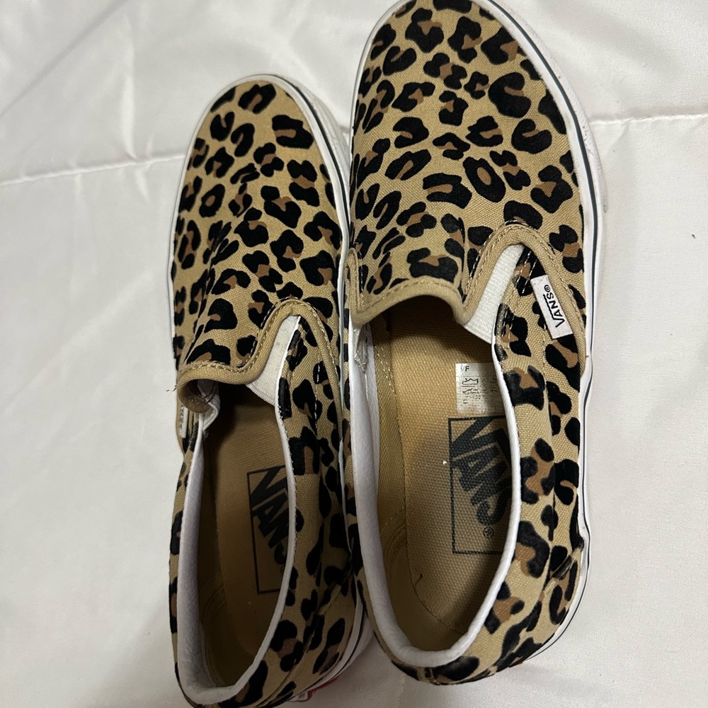 Women’s Cheetah print vans
